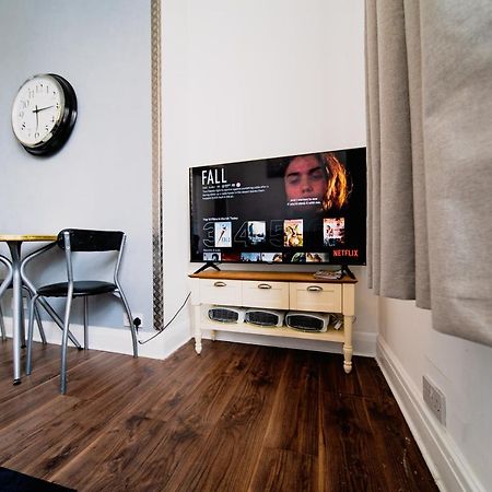 Spacious 2 Bedroom Apartment In Downtown לונדון מראה חיצוני תמונה