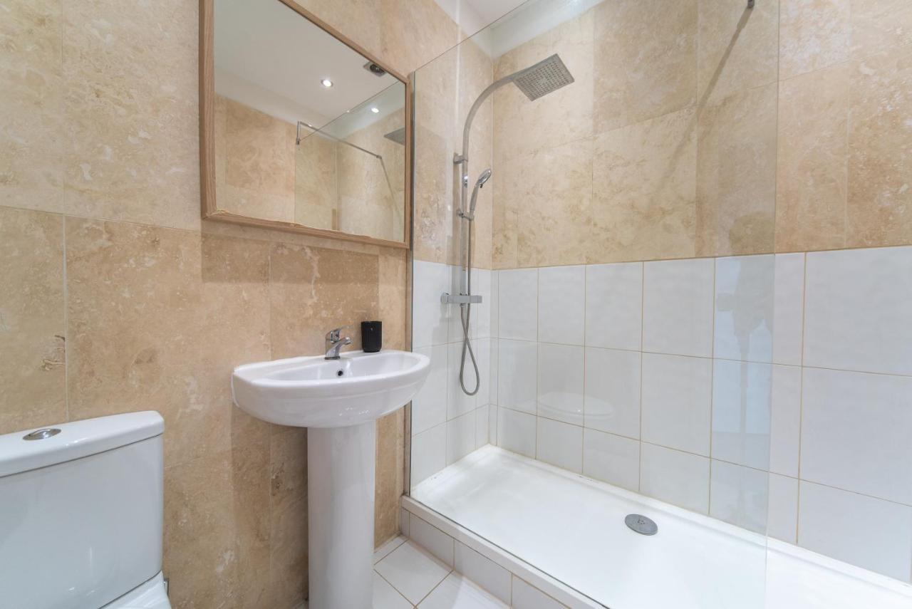 Spacious 2 Bedroom Apartment In Downtown לונדון מראה חיצוני תמונה