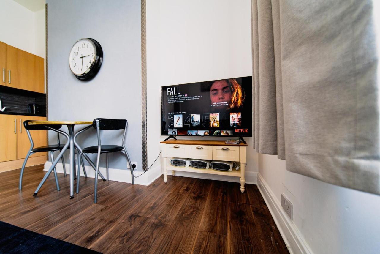 Spacious 2 Bedroom Apartment In Downtown לונדון מראה חיצוני תמונה